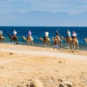 jeep-safari-blue-hole-adventure-abo-galom-axatour-2
