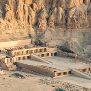 luxor-elkarnak-hatshepswt-luxor temple-vally of the kings-memnon-phile temple-axa tour (22)