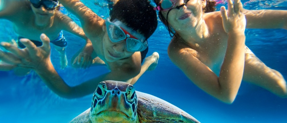 snorkeling-boat trip-orang bay-axa tours (1)