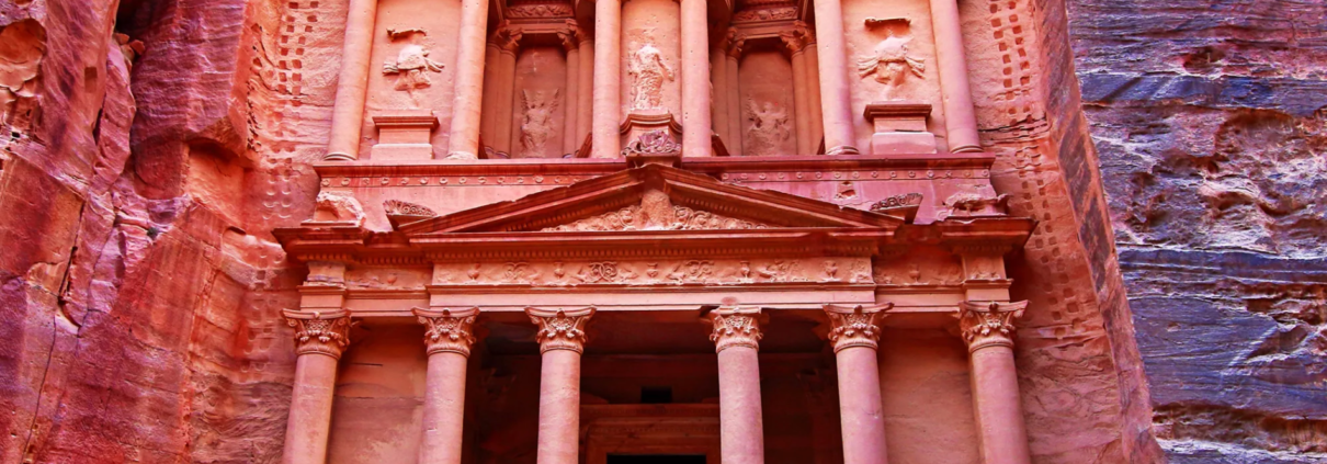 Petra , axa tours, cover